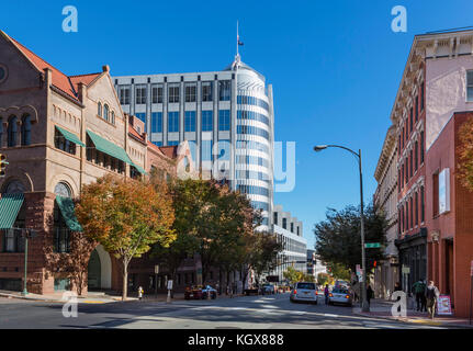 E Main Street dans le centre-ville de Richmond, Virginie, USA Banque D'Images