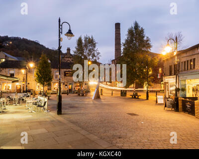 St Georges Square au crépuscule Hebden Bridge West Yorkshire Angleterre Banque D'Images