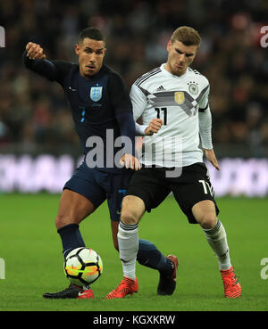 Jake Livermore, en Angleterre (à gauche), et Timo Werner, en Allemagne, lors du match international au stade Wembley, à Londres. Banque D'Images