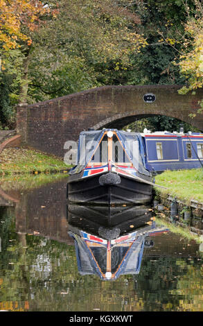 Personnel et Worcester Canal près de Stourton Junction, Staffordshire, England, UK Banque D'Images