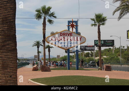 LAS VEGAS, USA - 5 août : l'arrière de la célèbre Bienvenue à Las Vegas sign with written 'drive soigneusement, revenez bientôt' le 5 août 2013, avec peo Banque D'Images