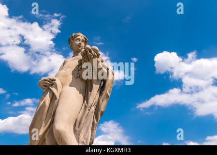 Wilanow, Varsovie - 5 août 2017 : la sculpture dans le jardin de royal palais de Wilanów à Varsovie, Pologne. Banque D'Images