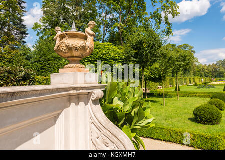 Wilanow, Varsovie - 5 août 2017 : beau jardin palais royal de Wilanow, Varsovie Pologne. Banque D'Images