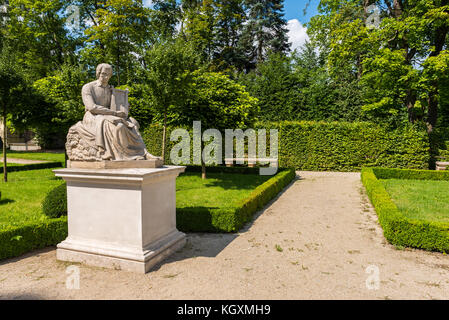 Wilanow, Varsovie - 5 août 2017 : la sculpture dans le jardin de royal palais de Wilanów à Varsovie, Pologne. Banque D'Images