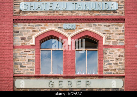 Barossa Valley, AUSTRALIE - janvier 16, 2016 : chateau tanunda vintage winery sur une journée lumineuse. Il a été créé en 1890 et inscrit au registre Banque D'Images