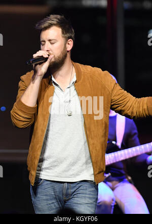 Nashville, Tennessee, États-Unis. 10 novembre 2017. Charles Kelley, Lady Antebellum. Le Hilton accueille Lady Antebellum avec une performance au Country Music Hall of Fame and Museum. Crédit : Dara-Michelle Farr/AdMedia/ZUMA Wire/Alamy Live News Banque D'Images