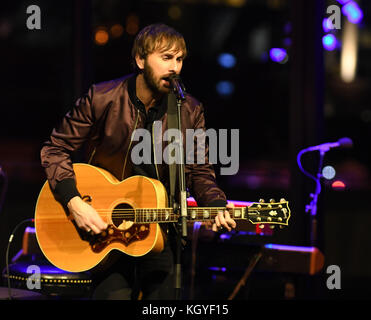 Nashville, Tennessee, États-Unis. 10 novembre 2017. Dave Haywood, Lady Antebellum. Le Hilton accueille Lady Antebellum avec une performance au Country Music Hall of Fame and Museum. Crédit : Dara-Michelle Farr/AdMedia/ZUMA Wire/Alamy Live News Banque D'Images