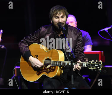 Nashville, Tennessee, USA. 10 nov, 2017. Dave Haywood, Lady Antebellum. L'hôtel Hilton héberge Lady Antebellum avec une performance tenue à la country music hall of fame and museum. crédit : Dara-michelle farr/admedia/zuma/Alamy fil live news Banque D'Images