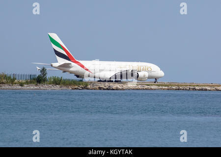 Nice , France 16 août 2017 : unis380-861 un double-decker wide-body avion du passager (a6-EDX) roulage sur l'aéroport international . Banque D'Images