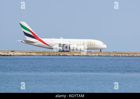 Nice , France 16 août 2017 : unis380-861 un double-decker wide-body avion du passager (a6-EDX) roulage sur l'aéroport international . Banque D'Images