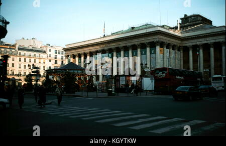 Ajaxnetphoto. Paris, France - la bourse. photo:jonathan eastland/ajax ref:990003 62403  3 82 Banque D'Images