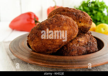 Mini-pains de viande (côtelette) avec oeuf dur. close up Banque D'Images