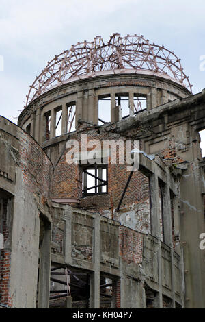 Hiroshima, Japon - 25 mai 2017 : les ruines de l'ancien hiroshima prefectural industrial promotion hall, le dôme de la bombe atomique Banque D'Images