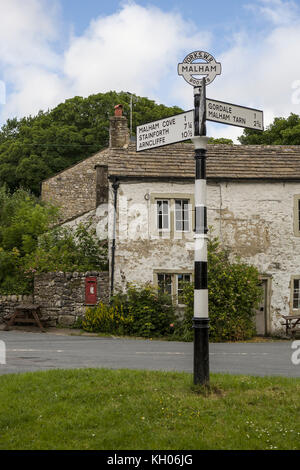 Village Green, Malham, North Yorkshire, England, UK Banque D'Images