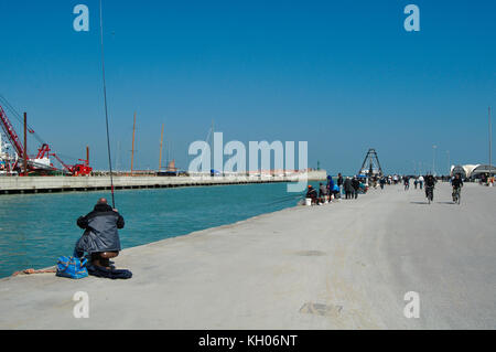 L'Italie, l'Emilie Romagne, Rimini, Port Canal, Bateaux Banque D'Images