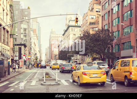 Le citylife et de trafic sur l'avenue de Manhattan, new york city, united states. tonique libre Banque D'Images