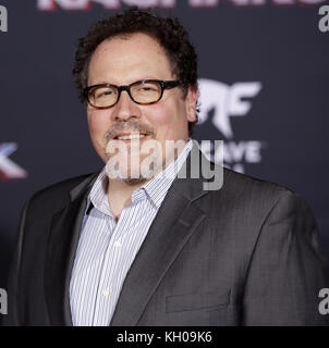 Des célébrités assistent à la première du film « Thor : Ragnarok » au théâtre El Capitan à Hollywood. Avec la participation des artistes : Jon Favreau où : Los Angeles, California, États-Unis quand : 11 Oct 2017 crédit : Brian to/WENN.com Banque D'Images