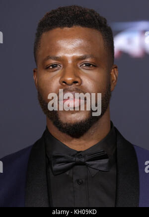 Des célébrités assistent à la première du film « Thor : Ragnarok » au théâtre El Capitan à Hollywood. Avec la participation des artistes : Winston Duke où : Los Angeles, California, États-Unis quand : 11 Oct 2017 crédit : Brian to/WENN.com Banque D'Images