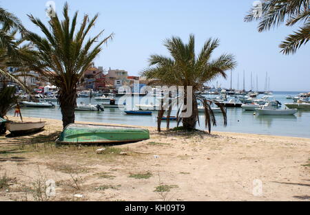 Le vieux port, Lampedusa, Italie Banque D'Images