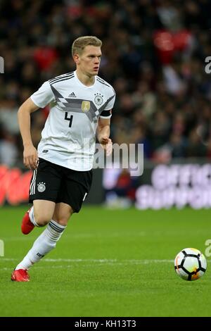 MATHIAS GINTER ALLEMAGNE & BORUSSIA MÖNCHENGLADBACH ANGLETERRE V ALLEMAGNE, INTERNATIONAL FRIENDLY WEMBLEY STADIUM, LONDRES, ANGLETERRE 10 NOVEMBRE 2017 GBB5156 STRICTEMENT À USAGE ÉDITORIAL UNIQUE. Si Le Joueur Ou Les Joueurs Représentés Dans Cette Image Jouent Ou Jouent Pour Un Club Anglais Ou L'Équipe Nationale D'Angleterre. Ensuite, Cette Image Ne Peut Être Utilisée Qu'À Des Fins Éditoriales. Aucune Utilisation Commerciale. Les utilisations Suivantes Sont Également restreintes MÊME DANS UN CONTEXTE ÉDITORIAL : utilisation en association avec, ou partie de, tout contenu audio, vidéo, données, listes de structures, logos de clubs/ligues, Paris, Jeux ou tout autre service « en direct » non autorisé Banque D'Images