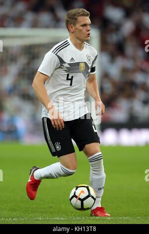 MATHIAS GINTER ALLEMAGNE & BORUSSIA MÖNCHENGLADBACH ANGLETERRE V ALLEMAGNE, INTERNATIONAL FRIENDLY WEMBLEY STADIUM, LONDRES, ANGLETERRE 10 NOVEMBRE 2017 GBB5161 USAGE STRICTEMENT ÉDITORIAL SEULEMENT. Si Le Joueur Ou Les Joueurs Représentés Dans Cette Image Jouent Ou Jouent Pour Un Club Anglais Ou L'Équipe Nationale D'Angleterre. Ensuite, Cette Image Ne Peut Être Utilisée Qu'À Des Fins Éditoriales. Aucune Utilisation Commerciale. Les utilisations Suivantes Sont Également restreintes MÊME DANS UN CONTEXTE ÉDITORIAL : utilisation en association avec, ou partie de, tout contenu audio, vidéo, données, listes de structures, logos de clubs/ligues, Paris, Jeux ou tout autre service « en direct » non autorisé Banque D'Images