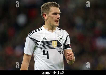 MATHIAS GINTER ALLEMAGNE & BORUSSIA MÖNCHENGLADBACH ANGLETERRE V ALLEMAGNE, INTERNATIONAL FRIENDLY WEMBLEY STADIUM, LONDRES, ANGLETERRE 10 NOVEMBRE 2017 GBB5184 STRICTEMENT À USAGE ÉDITORIAL UNIQUE. Si Le Joueur Ou Les Joueurs Représentés Dans Cette Image Jouent Ou Jouent Pour Un Club Anglais Ou L'Équipe Nationale D'Angleterre. Ensuite, Cette Image Ne Peut Être Utilisée Qu'À Des Fins Éditoriales. Aucune Utilisation Commerciale. Les utilisations Suivantes Sont Également restreintes MÊME DANS UN CONTEXTE ÉDITORIAL : utilisation en association avec, ou partie de, tout contenu audio, vidéo, données, listes de structures, logos de clubs/ligues, Paris, Jeux ou tout autre service « en direct » non autorisé Banque D'Images