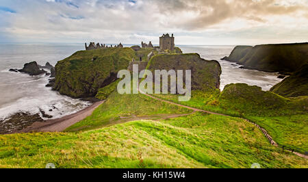 En automne le Château de Dunnottar Banque D'Images