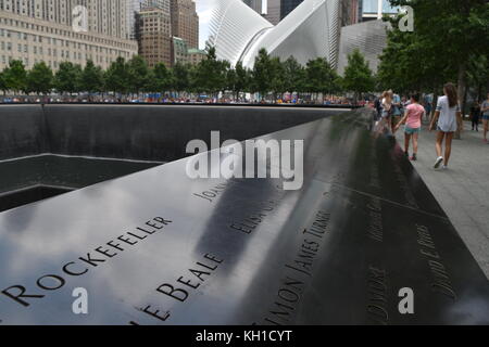 L'une des piscines du mémorial du 11 septembre à New York, USA. Banque D'Images