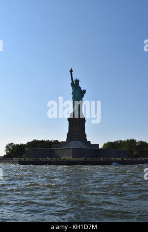 Statue de la liberté pris du ferry pour Staten Island, New York City Banque D'Images