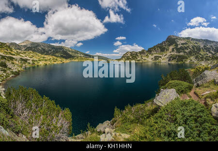 Lac de montagne d'en haut, coucher de shot Banque D'Images