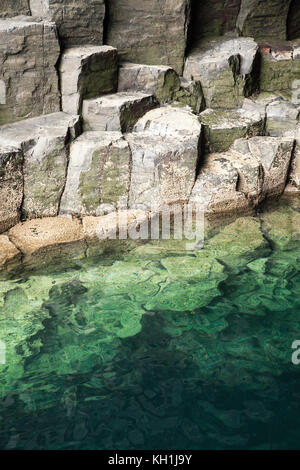 Dans le basalte Grotte de Fingal sur l'île de staffa en Ecosse Banque D'Images