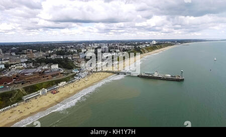 Belle vue aérienne photo de la jetée de Bournemouth cityscape at beach feat. front de mer et l'autre en Angleterre Banque D'Images