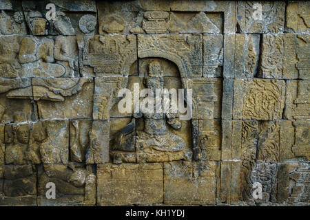 Au secours sculpté sur Borobudur Borobudur java. L'Indonésie est un complexe de temple stupa bouddhiste et dans le centre de java et site du patrimoine mondial de l'unesco. Banque D'Images