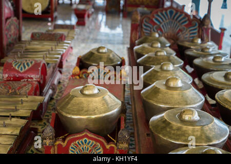 Le gamelan balinais traditionnels, instruments de musique pour ensemble de percussion music, musique traditionnelle de Bali et Java en Indonésie. Banque D'Images