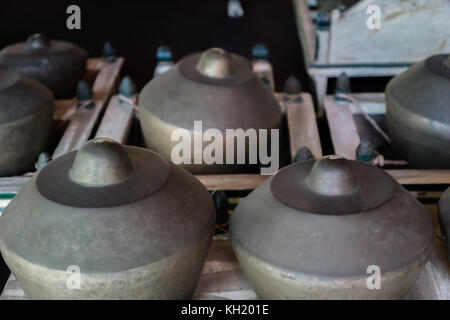 Le gamelan balinais traditionnels, instruments de musique pour ensemble de percussion music, musique traditionnelle de Bali et Java en Indonésie. Banque D'Images