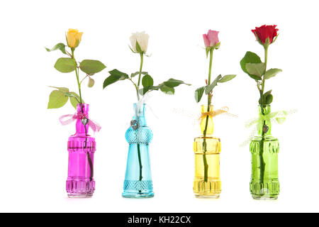 Unique dans peu colorés roses vases en verre Banque D'Images