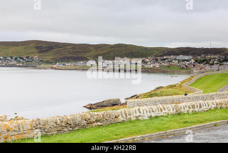 Vue de Lerwick. Lerwick est le principal port du Îles Shetland, Écosse et est vue du Knab. Banque D'Images
