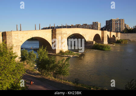 Puente de piedra pont de pierre de l'Èbre Zaragoza Espagne Banque D'Images