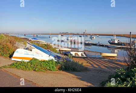 Une vue de l'entrée du port sur la côte nord du Norfolk à Wells-next-the-Sea, Norfolk, Angleterre, Royaume-Uni. Banque D'Images