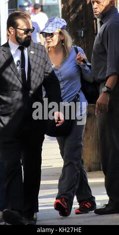 Renée Zellweger et Mark Maron arrivent pour leurs apparitions sur Jimmy Kimmel Live ! Avec la participation des artistes : Renée Zellweger où : Hollywood, California, États-Unis quand : 11 Oct 2017 crédit : WENN.com Banque D'Images