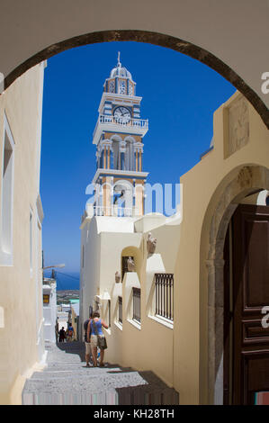 L'église catholique à l'île de Thira, Santorin, Cyclades, Mer Égée, Grèce Banque D'Images