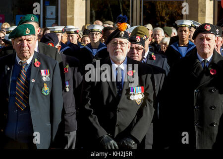 Northampton. Le dimanche 12 novembre 2017. Northampton rend hommage aux membres des forces armées qui sont morts dans l'exercice de ses fonctions avec le souvenir parade de dimanche autour du centre ville et d'un service à l'église All Saints. Credit : Keith J Smith./Alamy Live News Banque D'Images