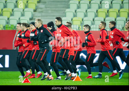 Gdansk, Pologne. 12 Nov, 2017. Les joueurs de l'équipe nationale de football de la Pologne au cours d'une formation de l'équipe de football nationale polonaise sur Stadion Energa Gdansk avant demain match amical contre l'équipe nationale de football du Mexique à Gdansk, Pologne. 12 novembre 2017 Crédit : Wojciech Strozyk/Alamy Live News Banque D'Images