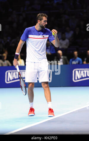 Londres, Royaume-Uni. 12 novembre, 2017. Marin Cilic (CRO) qui se font concurrence sur les simples de la concurrence dans l'ATP Nitto finales à l'O2 Arena, London, UK. L'Association des professionnels de tennis (ATP) finales sont à l'arrêt et la fonctionnalité championnats top 16 joueurs ainsi que le double de la concurrence. L'événement est le deuxième plus haut niveau de tournoi de tennis pour hommes après les quatre tournois du Grand Chelem. L'événement attire plus d'un quart de million de spectateurs, ainsi que la génération d'un auditoire global TV de plus de 100 millions de dollars. Crédit : Michael Preston/Alamy Live News Banque D'Images