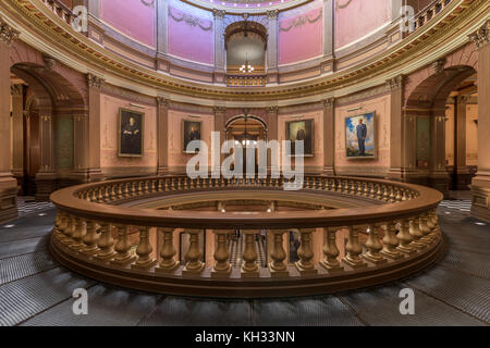 Gouverneurs portraits dans la rotonde de la Michigan State Capitol de Lansing, Michigan Banque D'Images