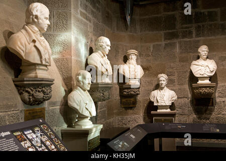 Les bustes à l'intérieur de Monument William Wallace, Stirling, Ecosse, Grande-Bretagne Banque D'Images