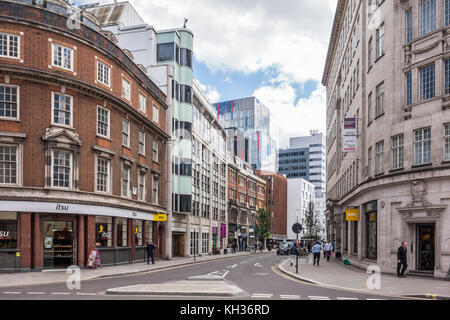 Vue le long Minories, une rue dans la ville de Londres, à partir d'Aldgate. East London, UK Banque D'Images