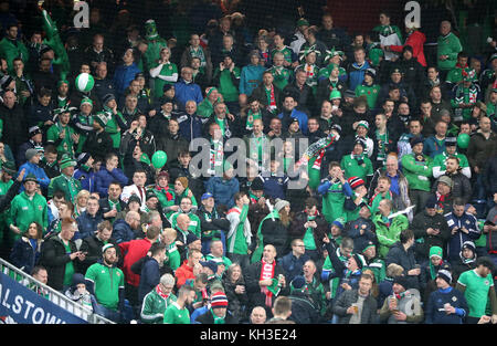 Une vue générale des fans de Norther Ireland dans les stands avant le match de deuxième match de qualification de la coupe du monde de la FIFA au parc St Jakob, Bâle. Banque D'Images