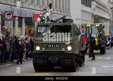 131 Commando Squadron Royal Engineers à la parade du Lord Mayor's Show procession le long de Cheapside, Londres Banque D'Images