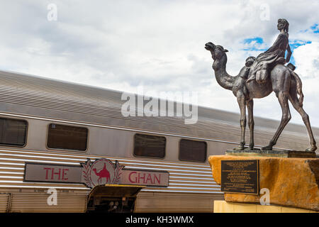 Le célèbre Ghan train à la gare d'Alice Springs. Centre de l'Australie. Banque D'Images
